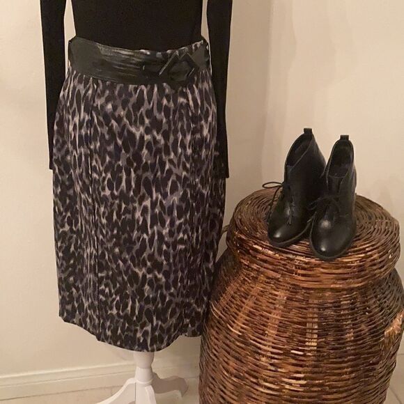 Worthington size 8 Black and grey leopard print skirt EUC - Picture 4 of 11